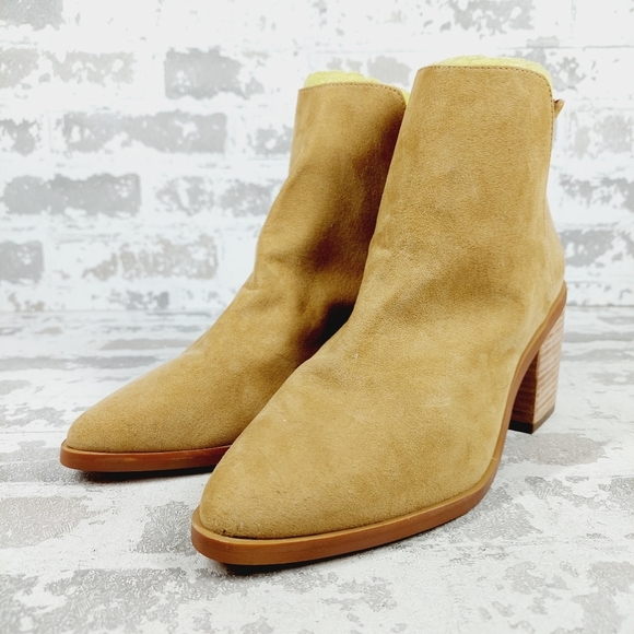 NEW Bp Brynne Tan Faux Suede Block Heel Pointy Toe Ankle Booties W660 - Picture 2 of 12